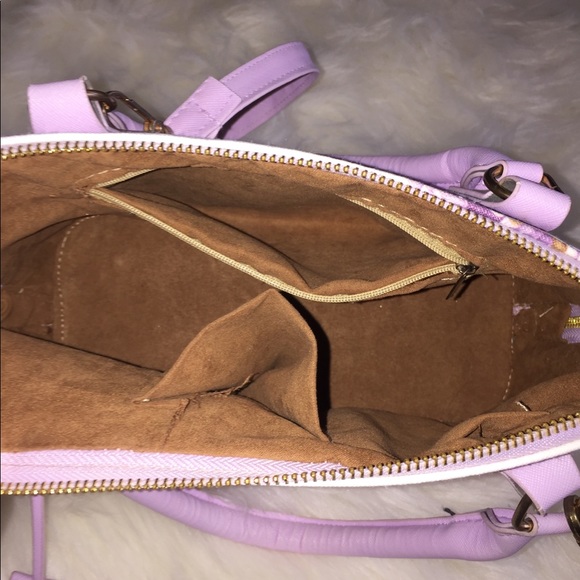 Lavender Purse with Attachable Shoulder Strap - Picture 3 of 4